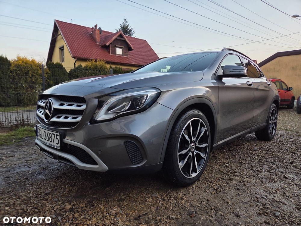 Mercedes-Benz GLA 180 - 1