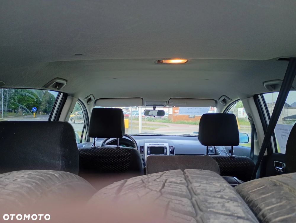 Toyota Corolla Verso 2.2 D-4D Sol 7os - 21