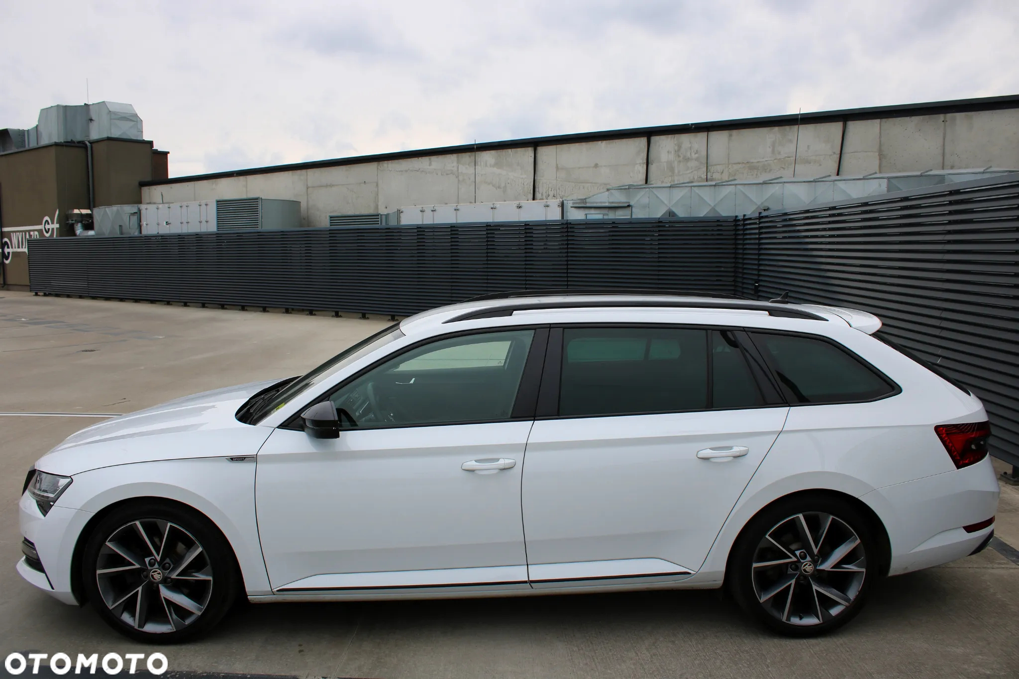Skoda Superb 2.0 TDI SCR Style DSG - 33