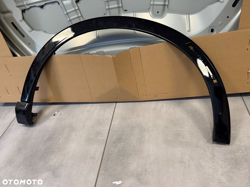 Honda Cr-v VI listwa prawa przód lakier