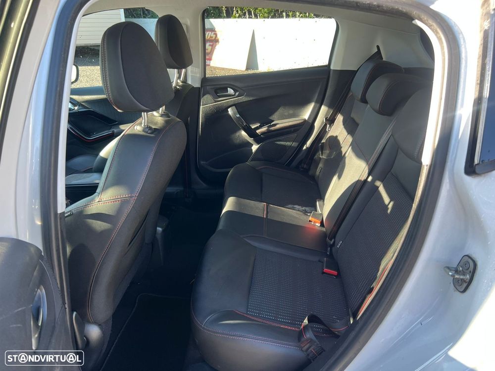 Peugeot 208 1.2 PureTech GT Line - 9