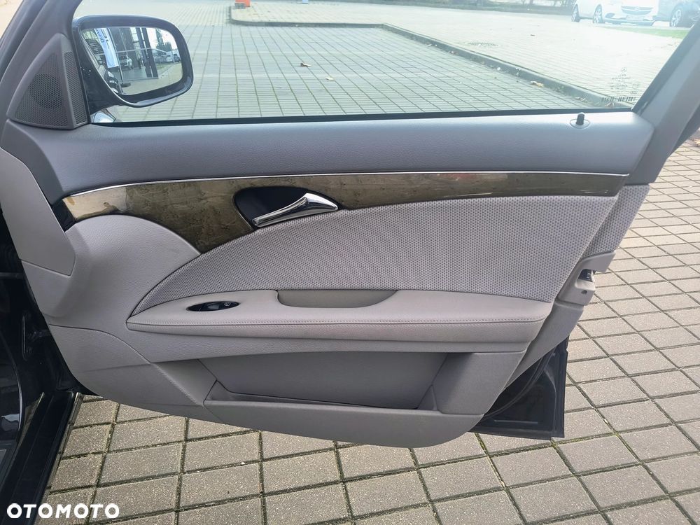 Mercedes-Benz Klasa E - 16