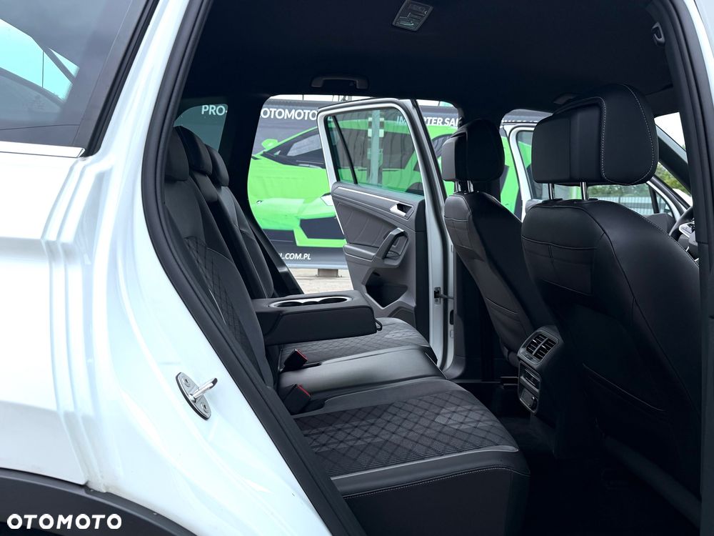 Volkswagen Tiguan 2.0 TDI SCR 4MotION DSG R-Line - 24