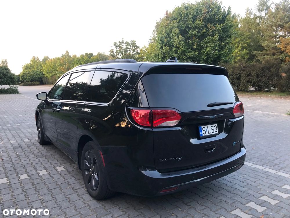 Chrysler Pacifica - 5