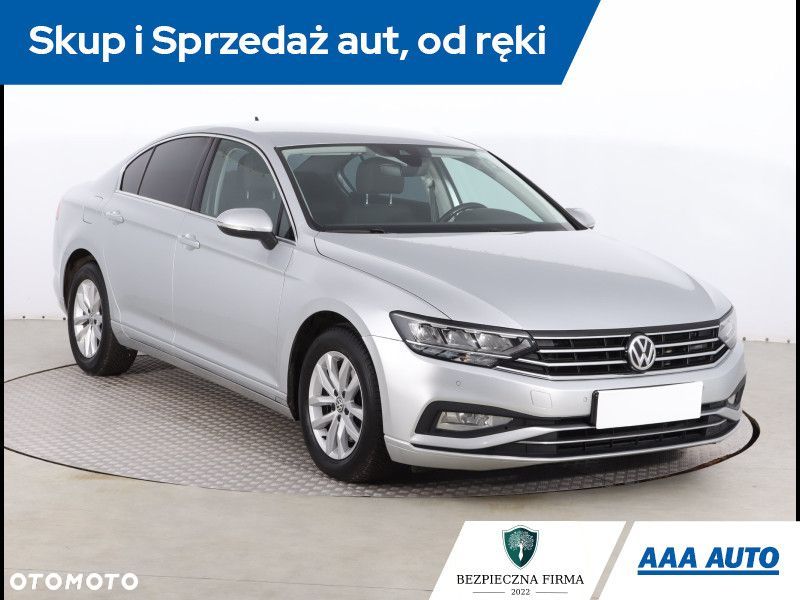 Volkswagen Passat - 2