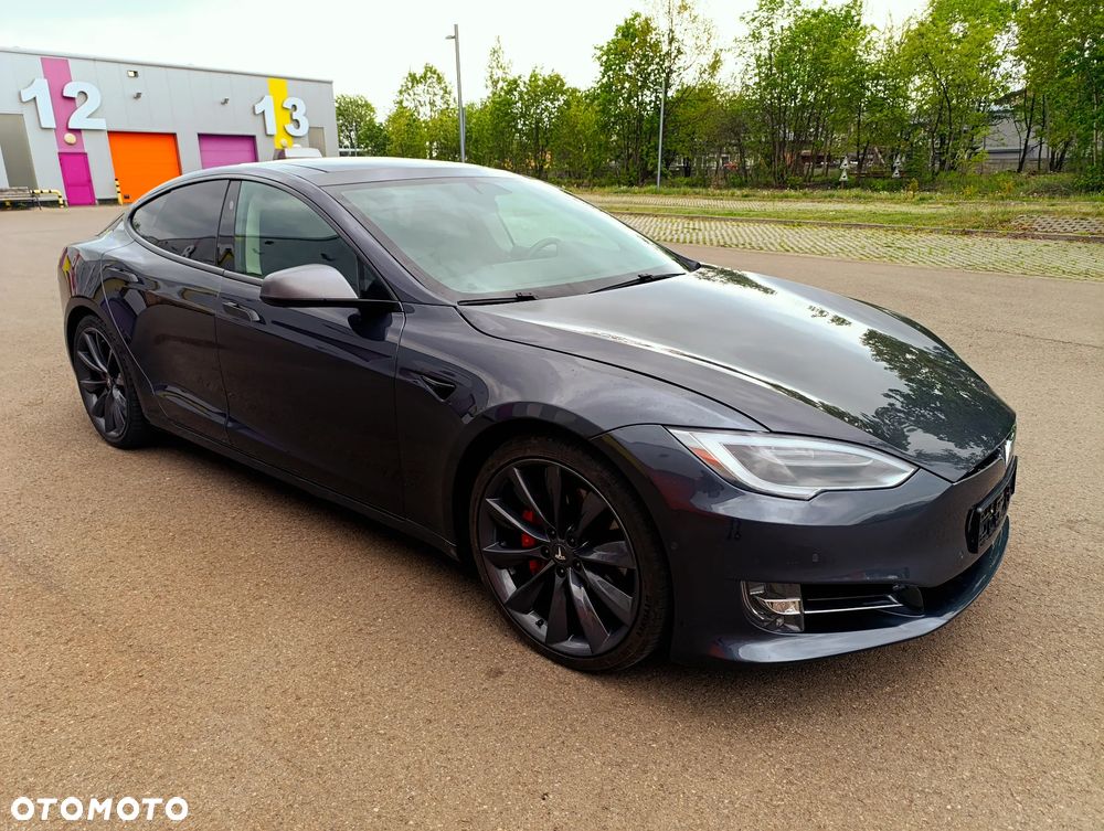 Tesla Model S - 20
