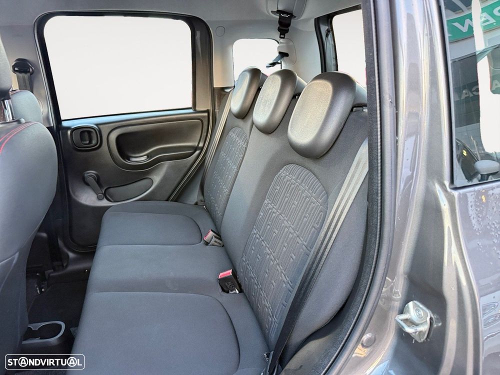 Fiat Panda 1.0 Hybrid (RED) — fotografia 13