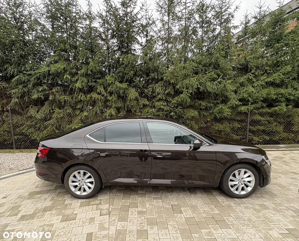 Skoda Superb 2.0 TDI SCR Style DSG - 1