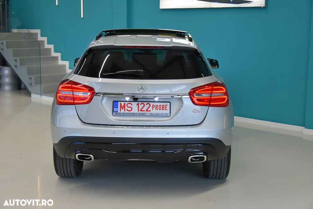 Mercedes-Benz GLA 200 AMG Line - 10