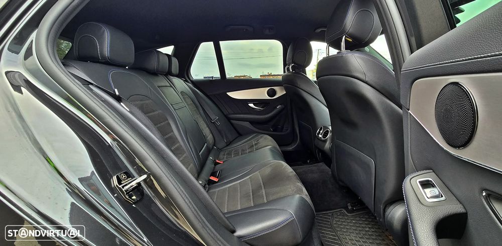 Mercedes-Benz C 300 de AMG Line - 4