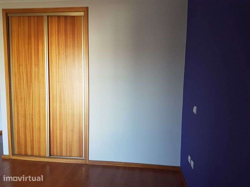 Aluga-se Apartamento T2 - Oiã - Ao lado do Continente - Grande imagem: 5/9