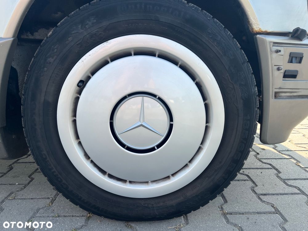Mercedes-Benz W201 (190) - 21