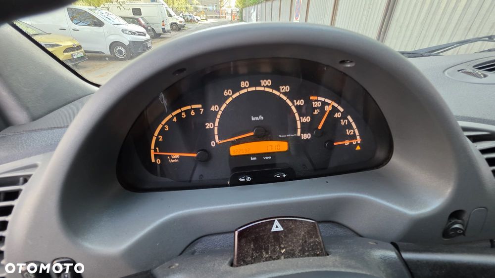 Mercedes-Benz Sprinter - 28