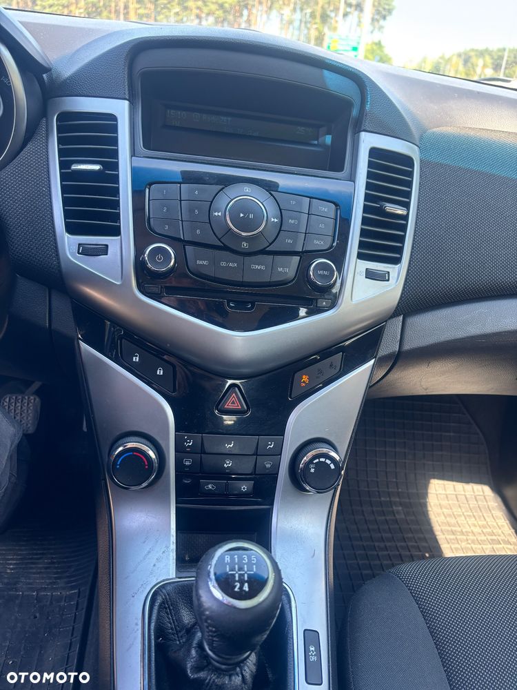Chevrolet Cruze 1.6 LS - 12