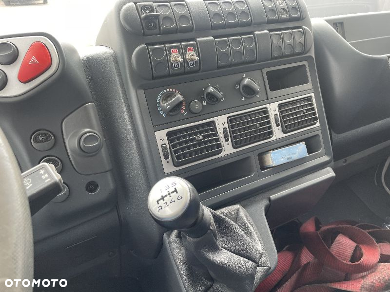 Iveco 120E18 - 13