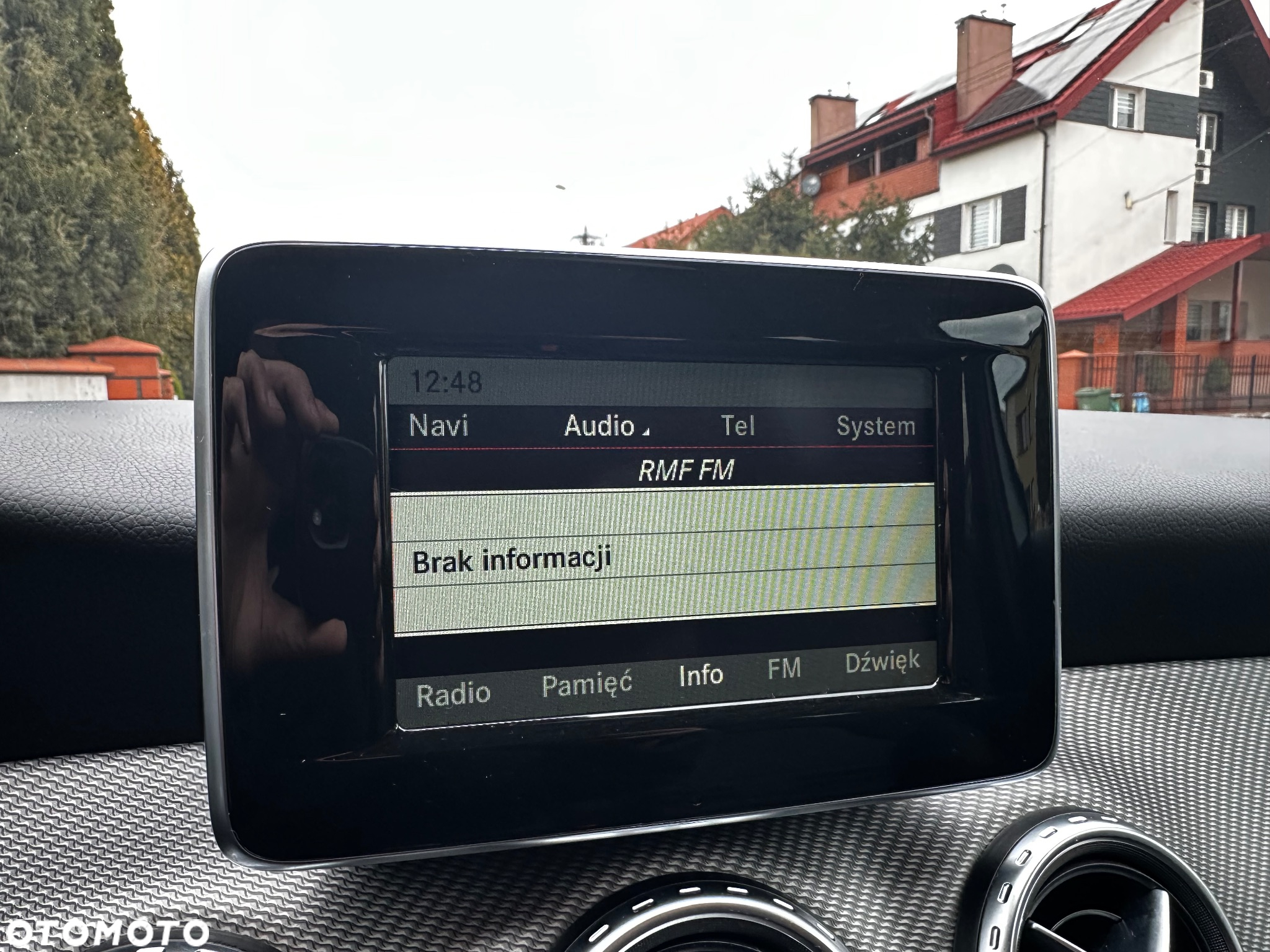 Mercedes-Benz GLA 180 7G-DCT - 35