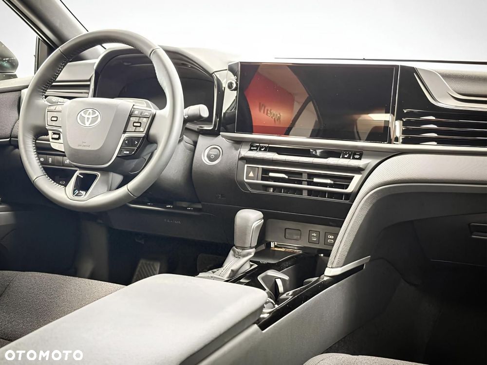 Toyota Camry - 6