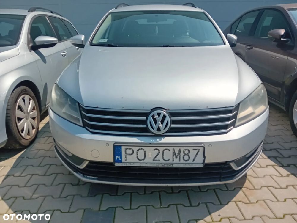 Volkswagen Passat 2.0 TDI Trendline DSG - 12