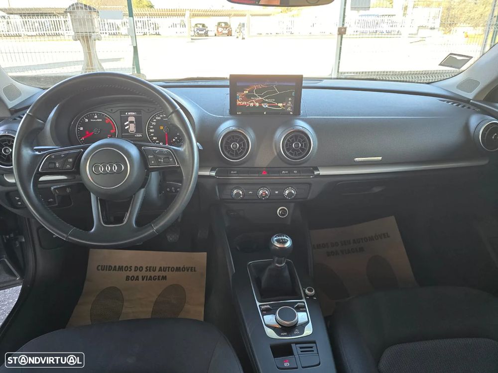 Audi A3 Sportback 30 TDI Design - 40