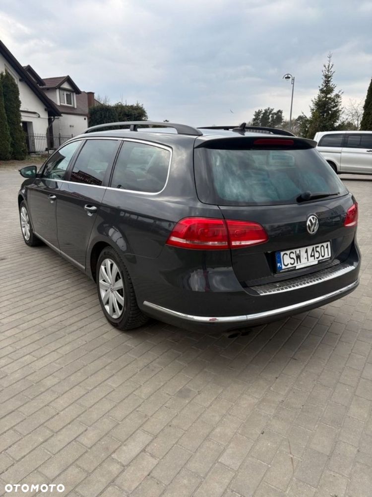 Volkswagen Passat - 4