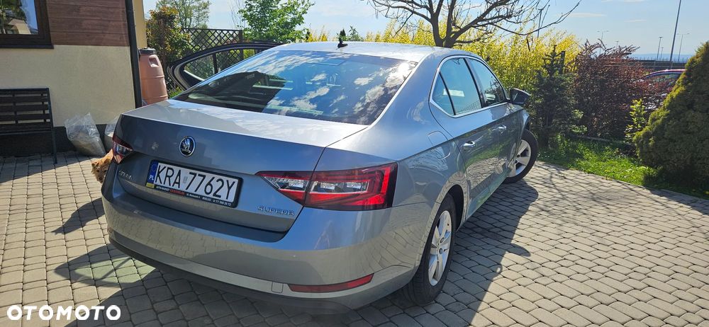 Skoda Superb 2.0 TDI Ambition - 2