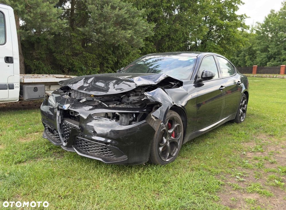 Alfa Romeo Giulia 2.0 Turbo 16V AT8 Veloce - 3