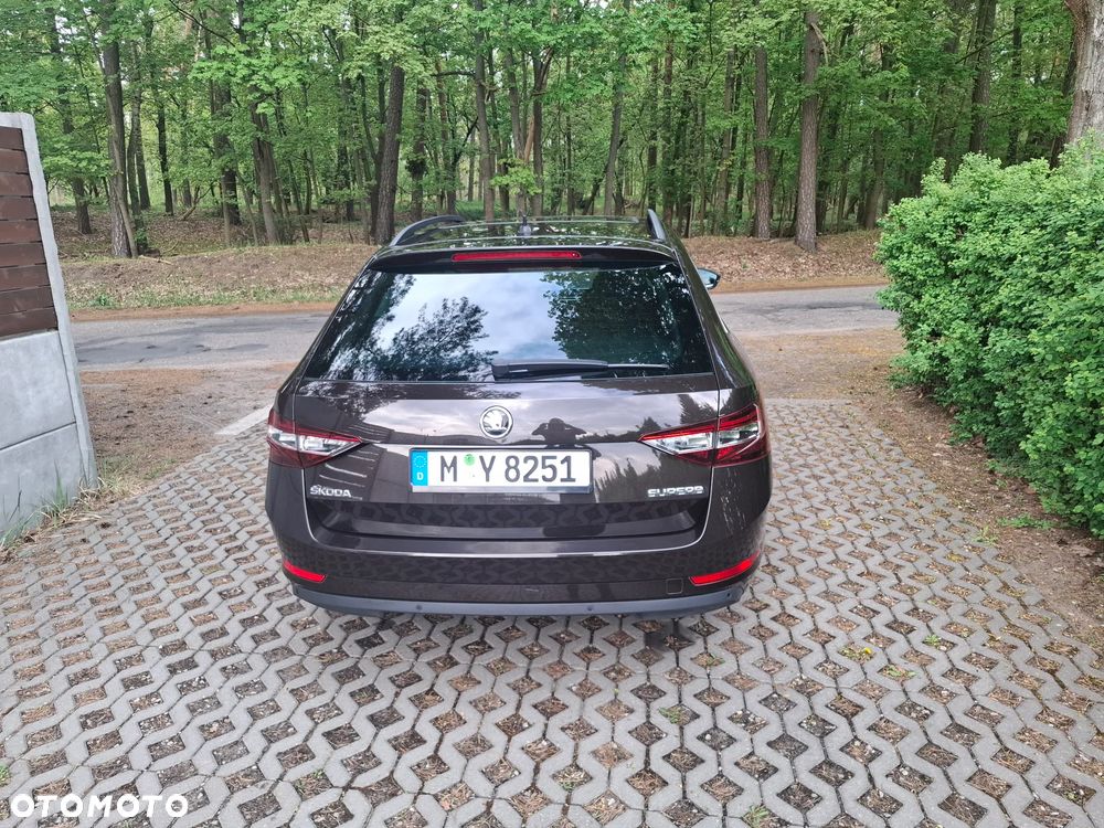 Skoda Superb 1.4 TSI ACT DSG Ambition - 10