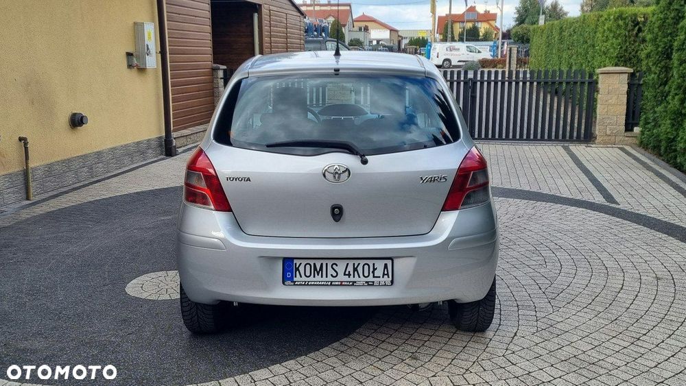 Toyota Yaris - 4