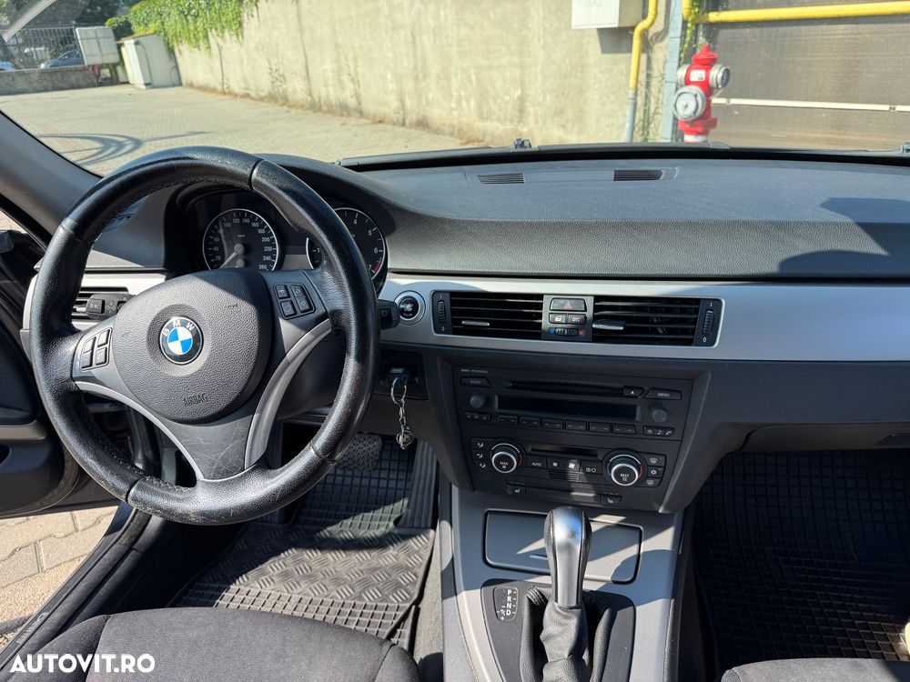 BMW Seria 3 320i Aut. - 18