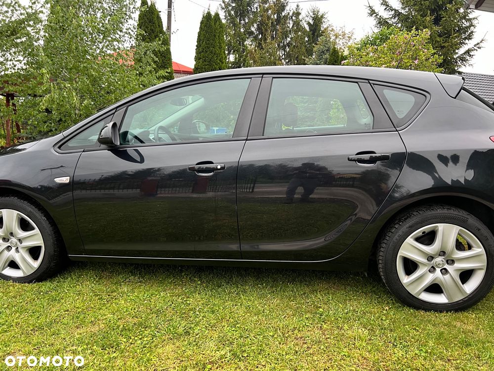 Opel Astra 1.7 CDTI DPF Exklusiv - 4