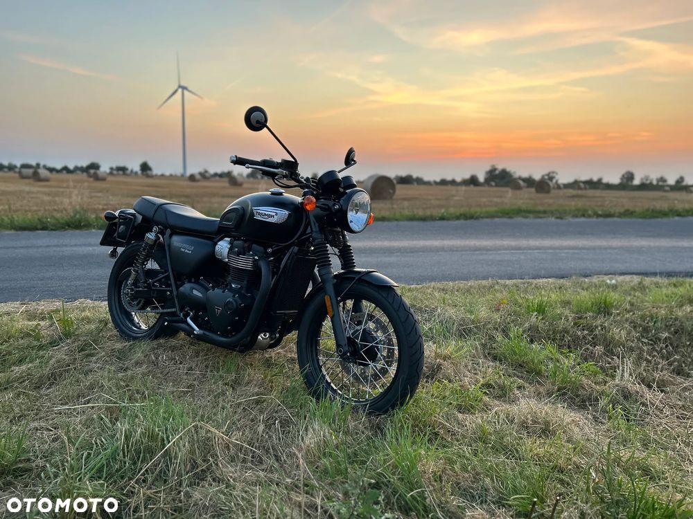 Triumph Bonneville - 2