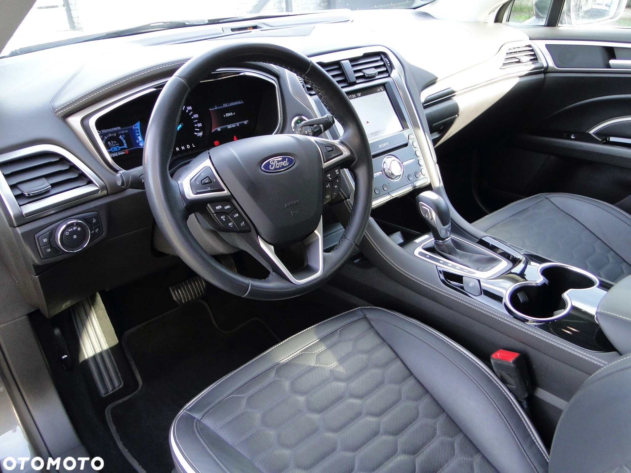 Ford Mondeo 2.0 Hybrid Vignale - 11