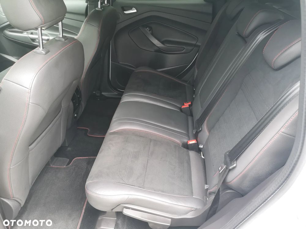 Ford Kuga 2.0 EcoBoost 4x4 ST-Line - 28