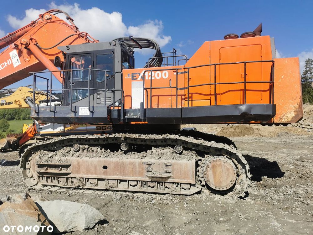 Hitachi ZX1200 - 15