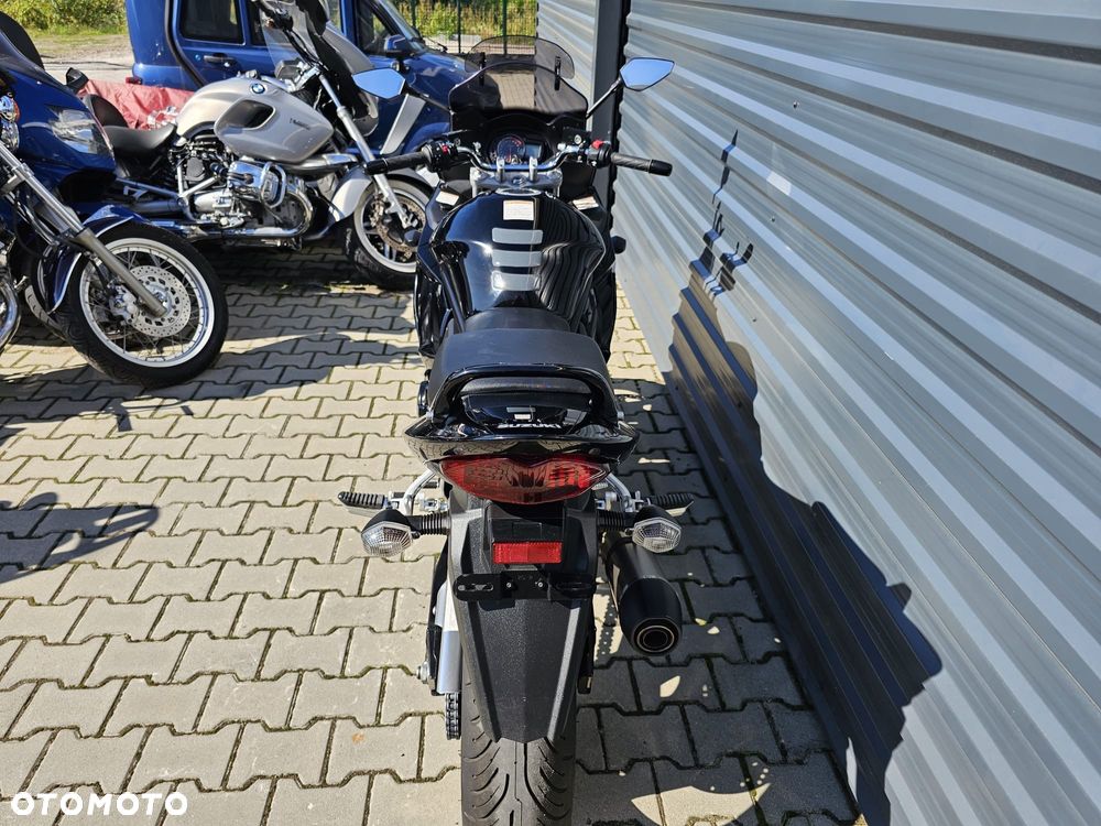Suzuki GSX - 18
