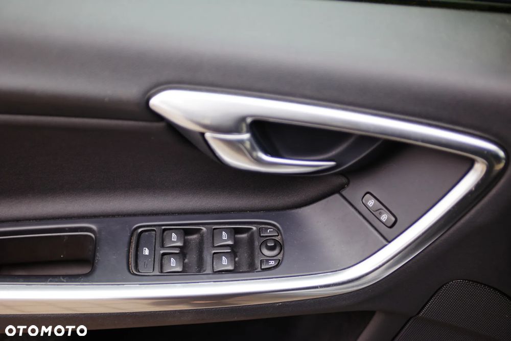 Volvo V60 D4 Geartronic RDesign - 18