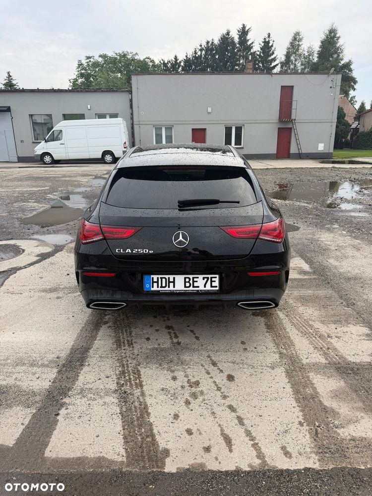 Mercedes-Benz CLA 250 e 8G-DCT AMG Line - 6