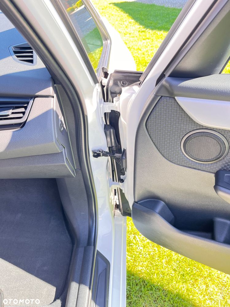 BMW Seria 2 218i - 30
