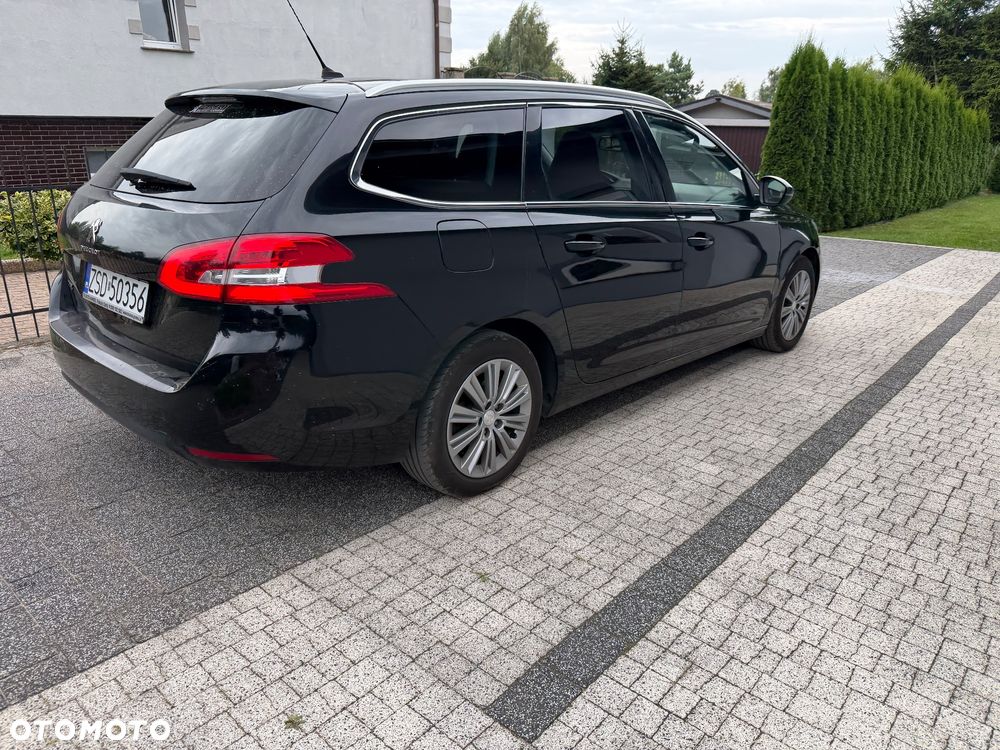 Peugeot 308 1.2 PureTech GPF Allure S&S - 5