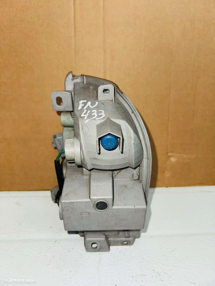 Farol de Nevoeiro Direito Toyota Prius ZVW30 - 2012 / 2015 - 3