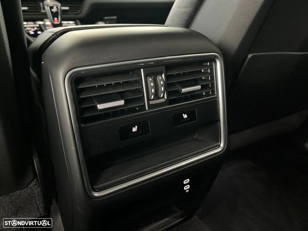 Porsche Cayenne Coupé E-Hybrid - 43