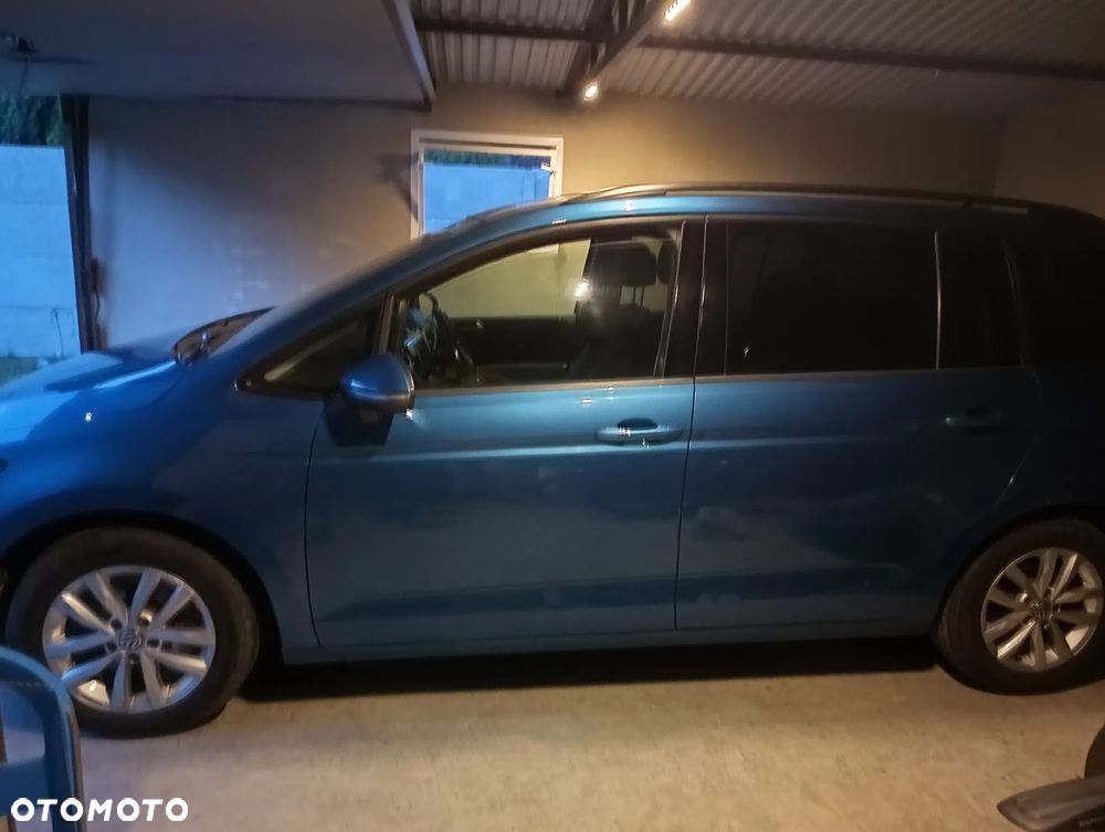 Volkswagen Touran 2.0 TDI BMT Comfortline - 28