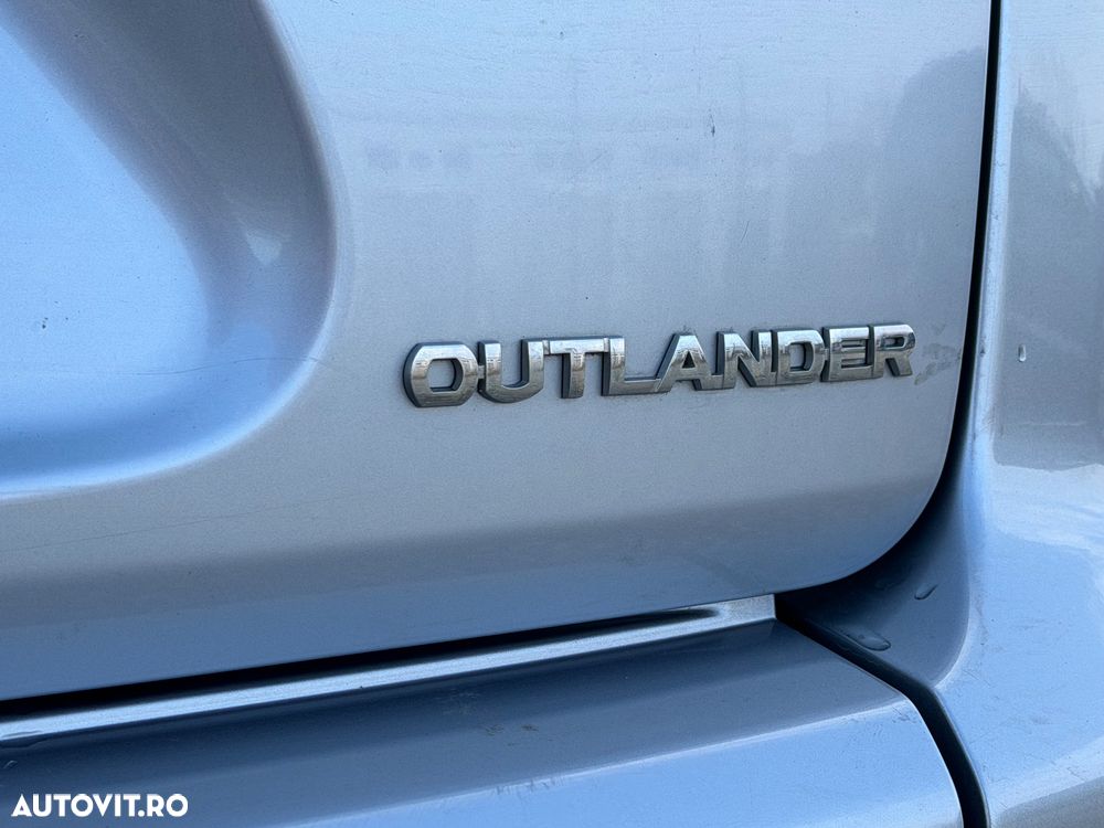 Mitsubishi Outlander - 16