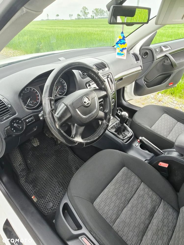 Skoda Octavia 1.6 TDI DPF GreenLine - 23