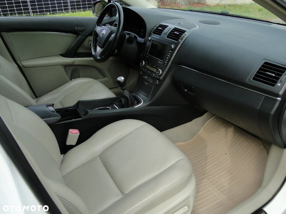 Toyota Avensis 2.2 D-CAT Sol plus NAVI - 20