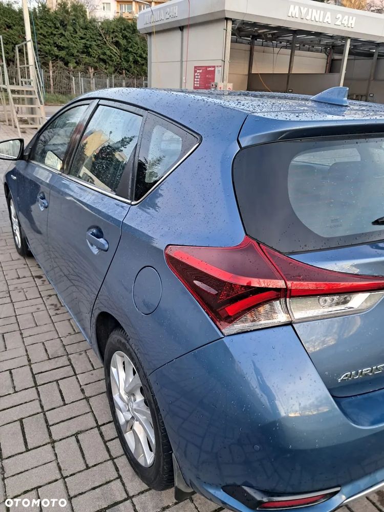 Toyota Auris Hybrid 135 Premium - 12