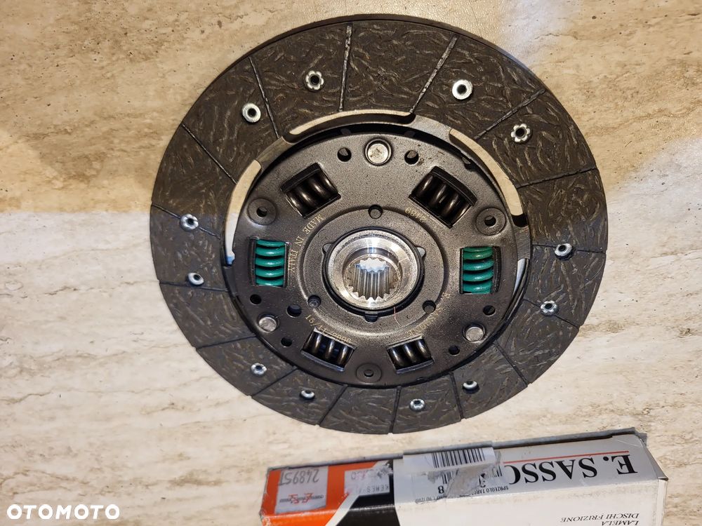 Tarcza sprzęgła 200mm  CITROEN BERLINGO, BERLINGO/MINIVAN, BX, C15, C15/MINIVAN, VISA, XANTIA, XSARA, ZX; LADA NIVA; PEUGEOT 205 I, 205 II, 205/HATCHBACK, 305 II 1.6-1.9D 10.82-12.06 - 1