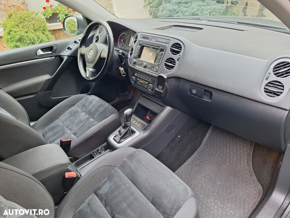 Volkswagen Tiguan 2.0 TDI DPF 4Motion BlueMotion Technology DSG Lounge Sport & Style - 5