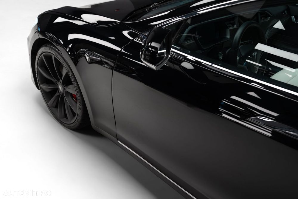 Tesla Model S - 7