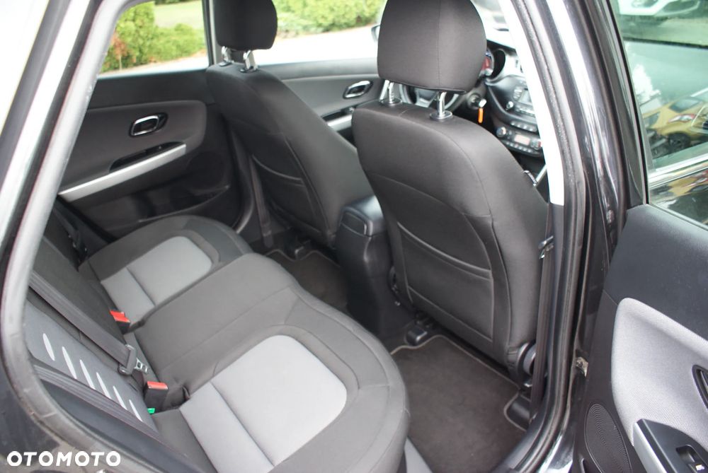 Kia Ceed - 16